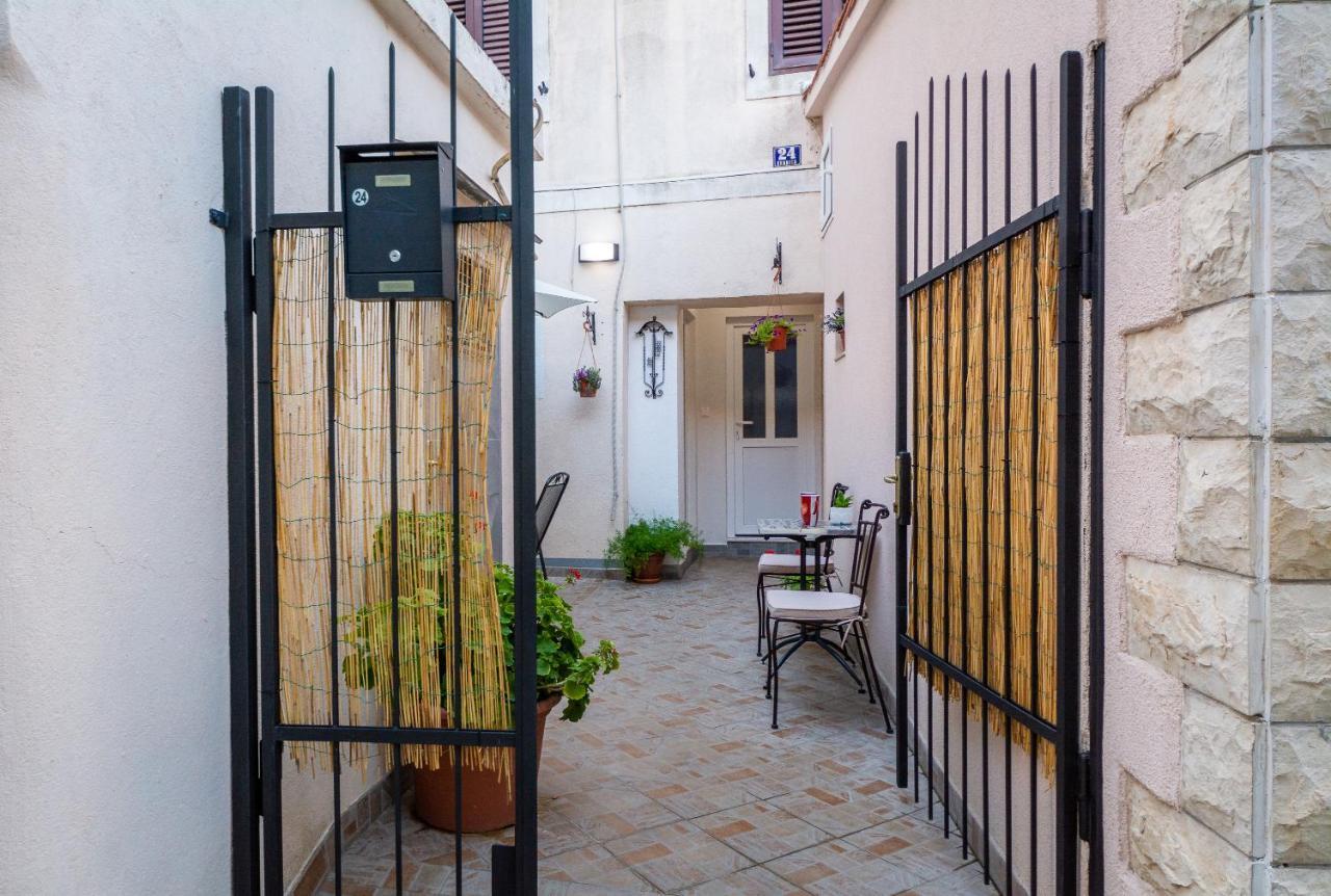 Guesthause Arbor Apartment Сплит Екстериор снимка